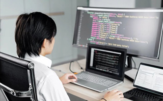 中卫 api php源码,下载的php源码怎么运行呢？